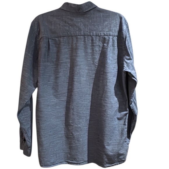 2 Men's CLASSIC OXFORD SHIRTS Hurley & GAP, Denim Blue and Coral. Both size L - Picture 5 of 15